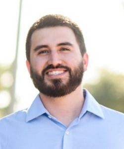 Professional Image of Roberto Saenz